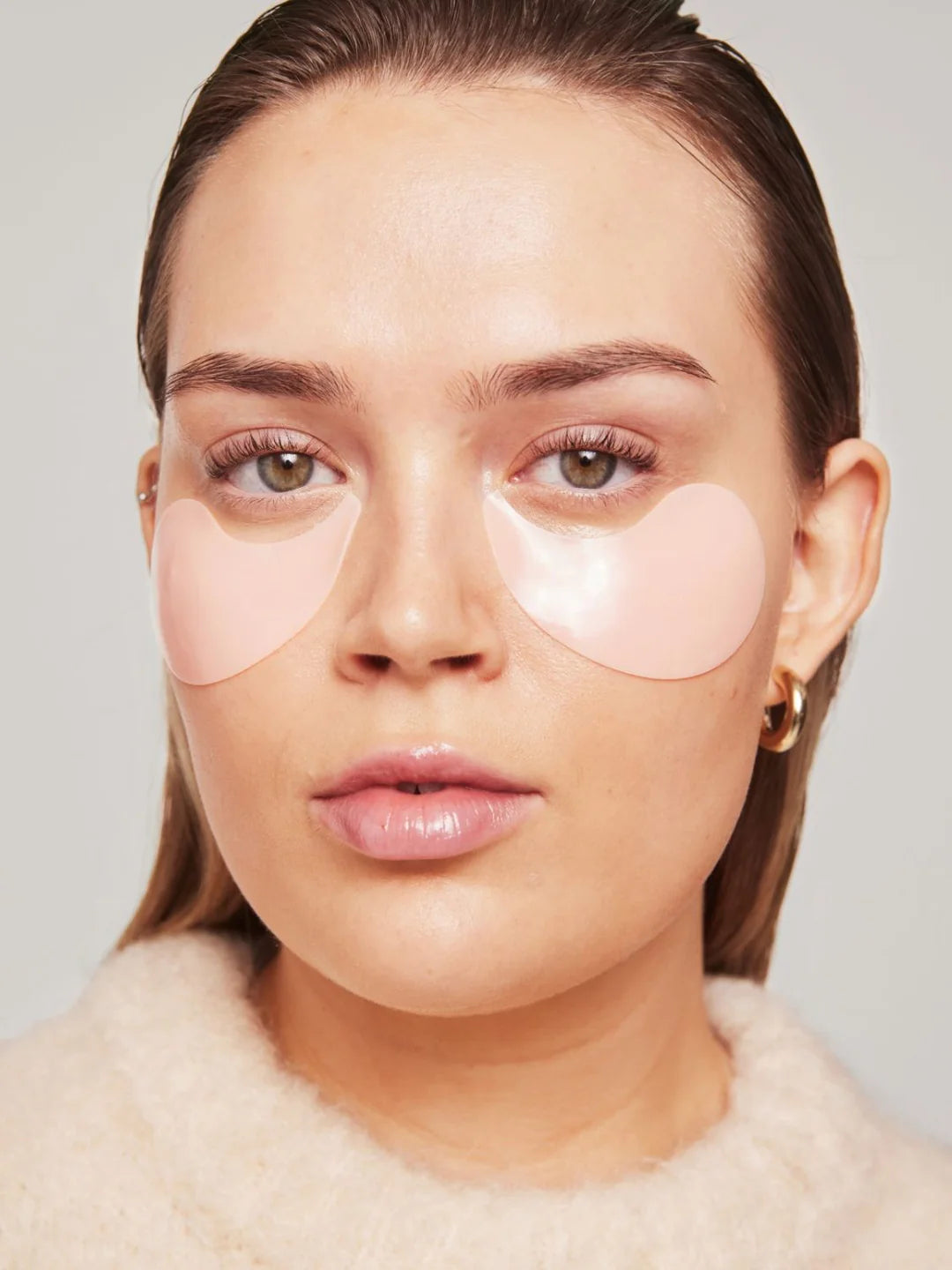 XLASH gel jastučići na očima modela za smanjenje natečenosti