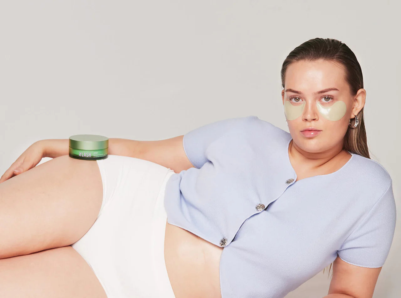 Model koji koristi XLASH umirujuće gel jastučiće